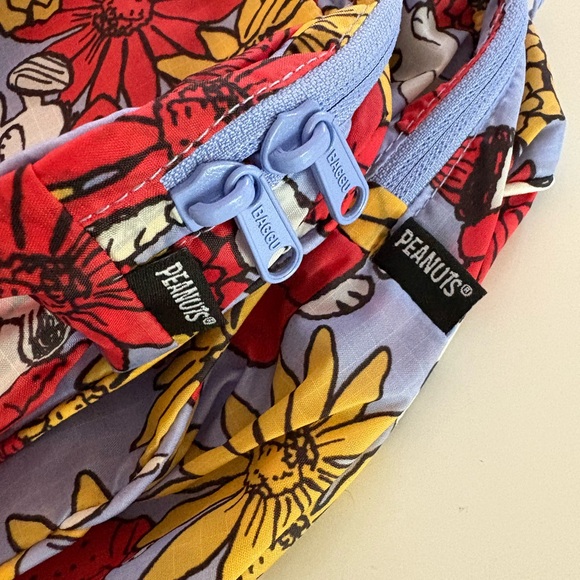 NWOT BAGGU Snoopy Packing Cubes- 2 Small Cubes - Picture 3 of 7